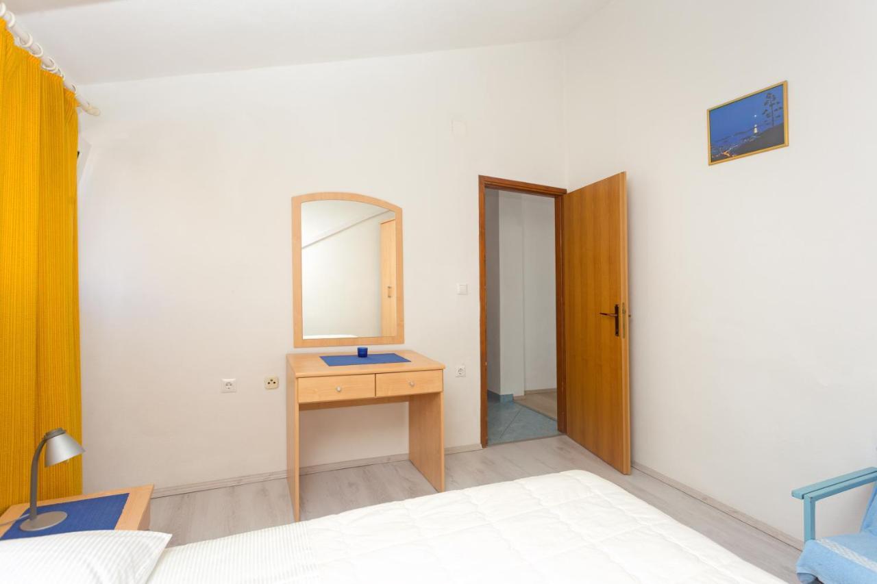 Apartman Dora *