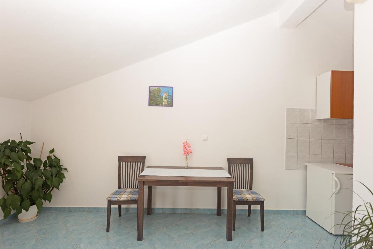 Dora Apartman