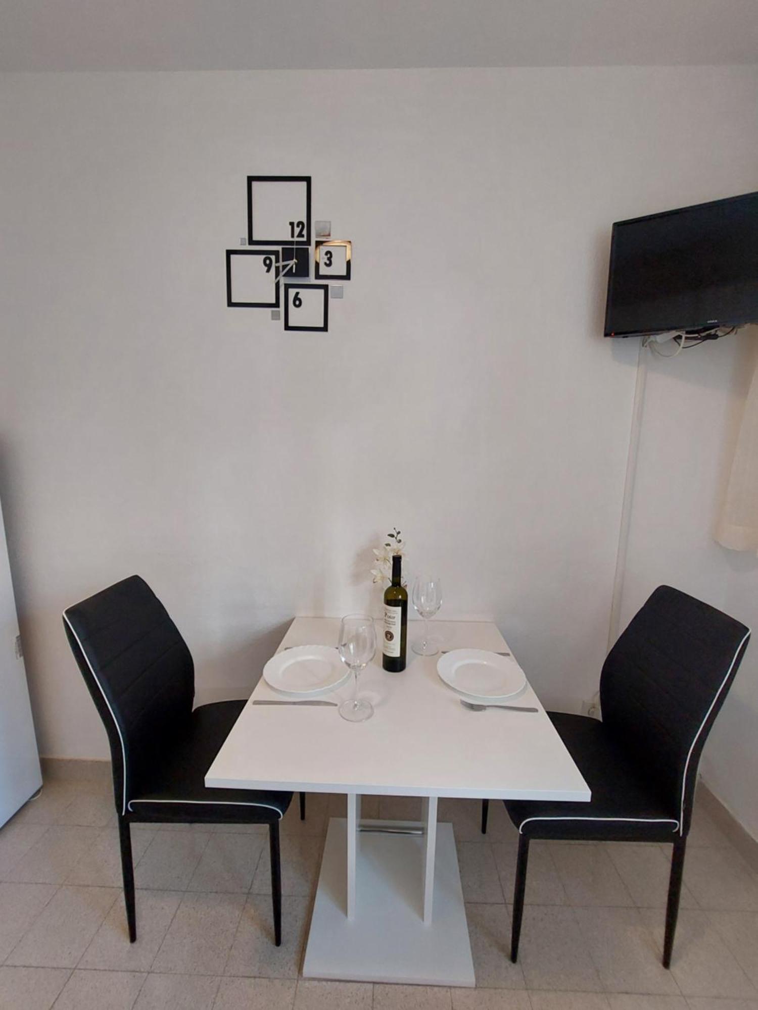 Apartman Dora *