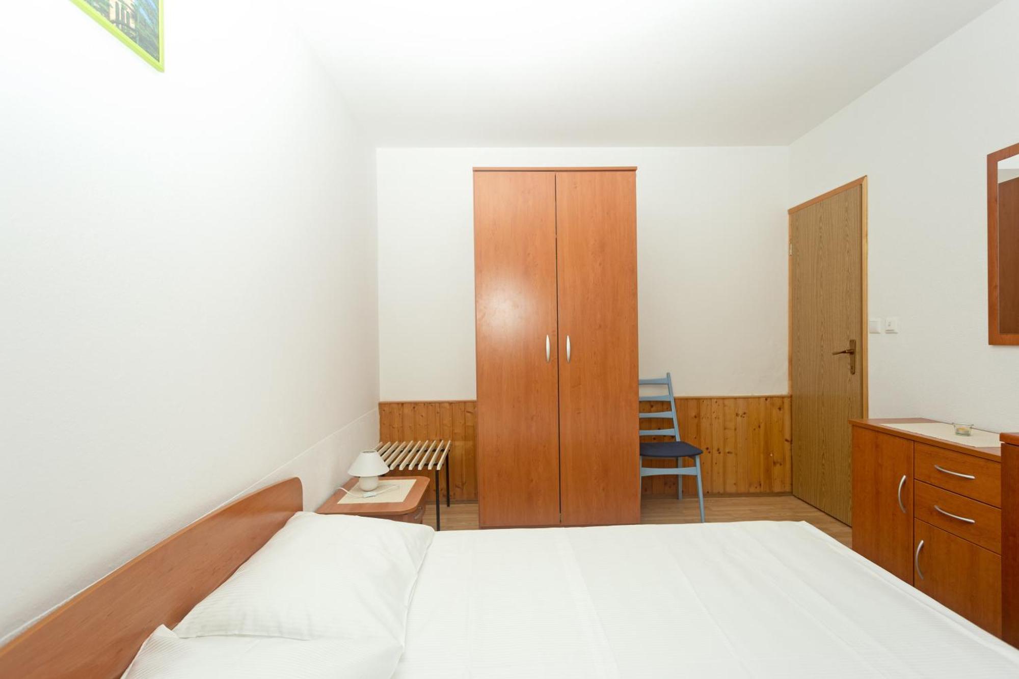 Apartman Dora *