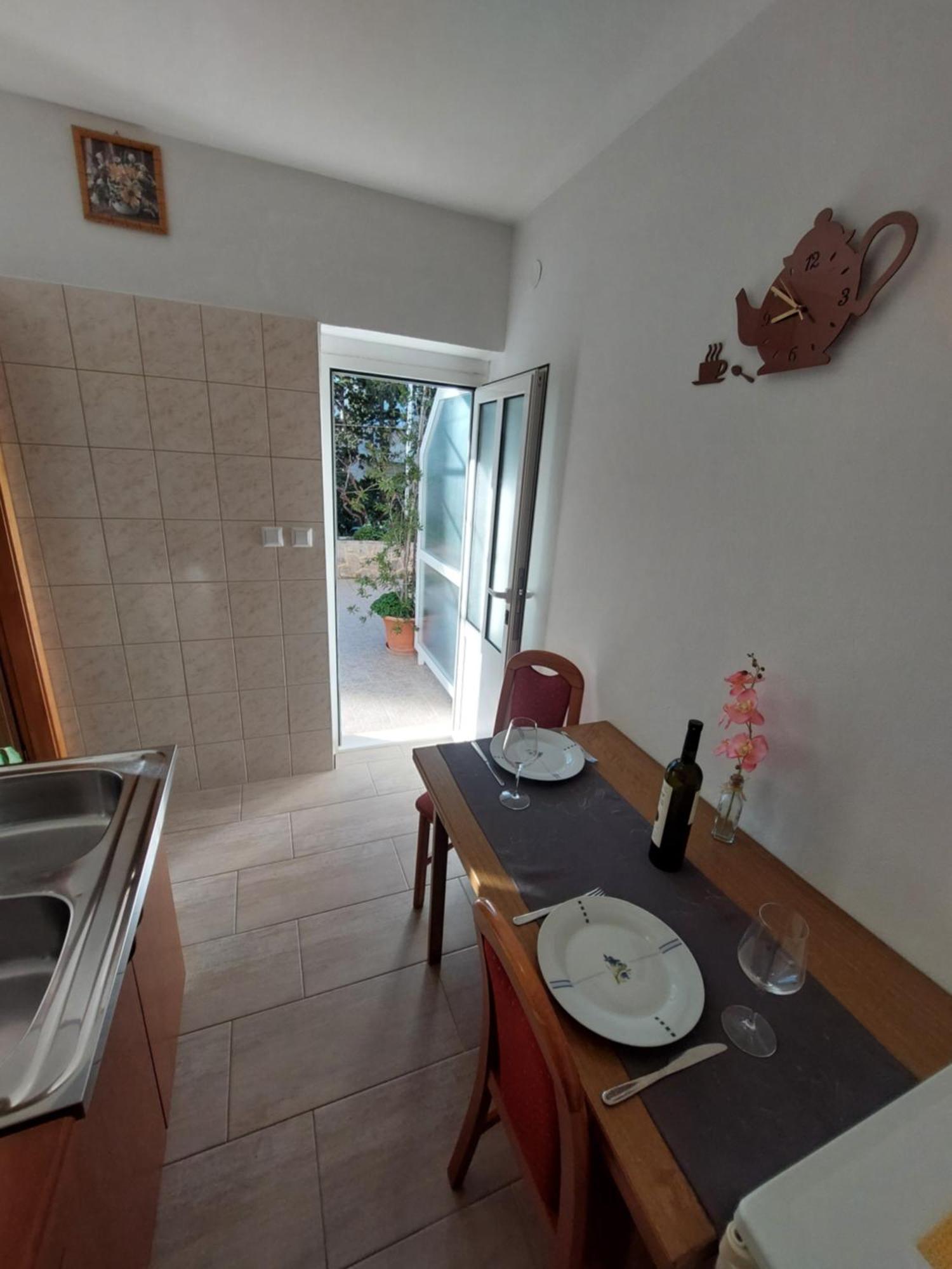 Dora Apartman *
